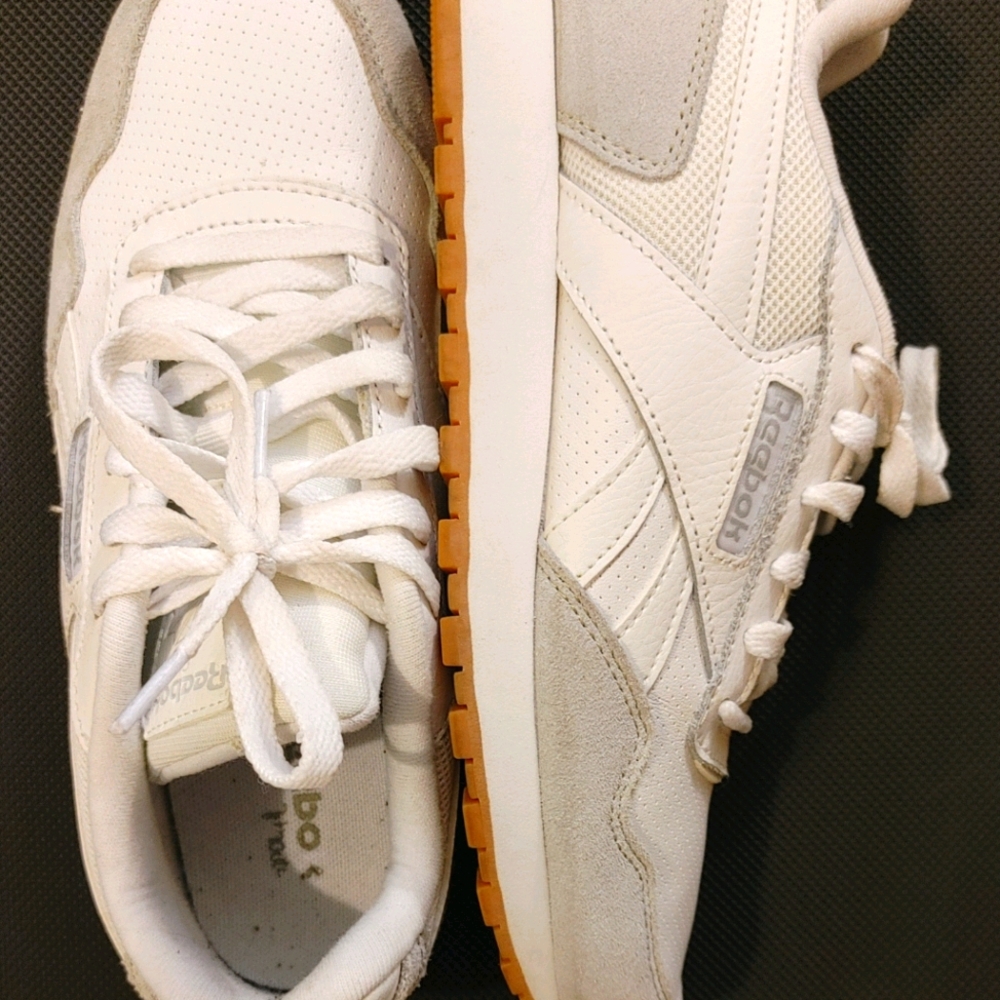 Reebok Sneakers